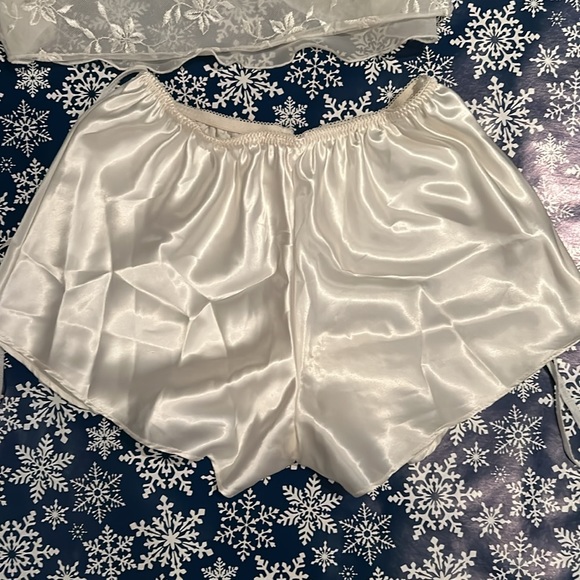 NWOT Vintage “Cinema Etoile” 2 piece Lingerie Set - Picture 3 of 13